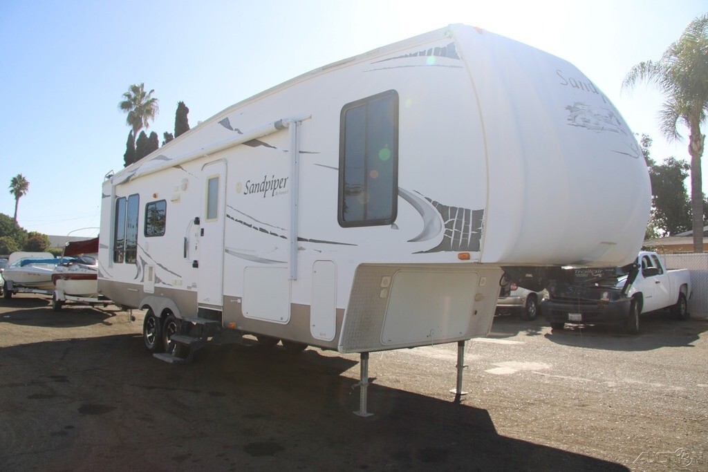 2009 Forest River Sandpiper Fifth Wheel