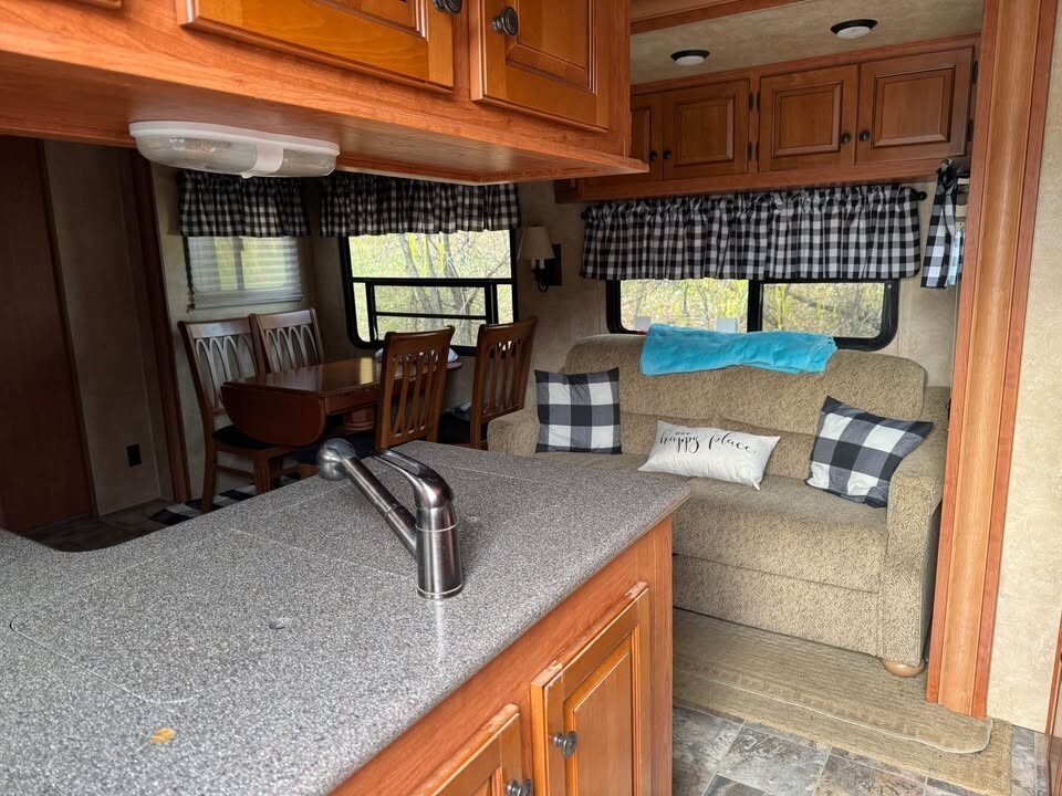 2010 Forest River 3804BH 5TH WHEEL